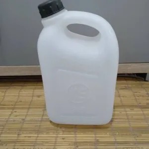 jerigen plastik putih kecil 2,5 Lt