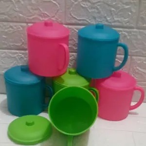 mug besar plastik