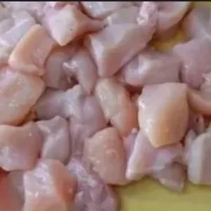 Dada ayam fillet potong dadu