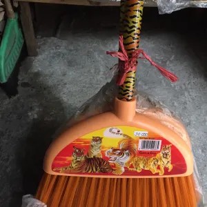 sapu senar nilon macan