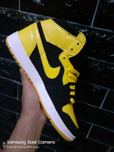 yellow jordan 1 mens
