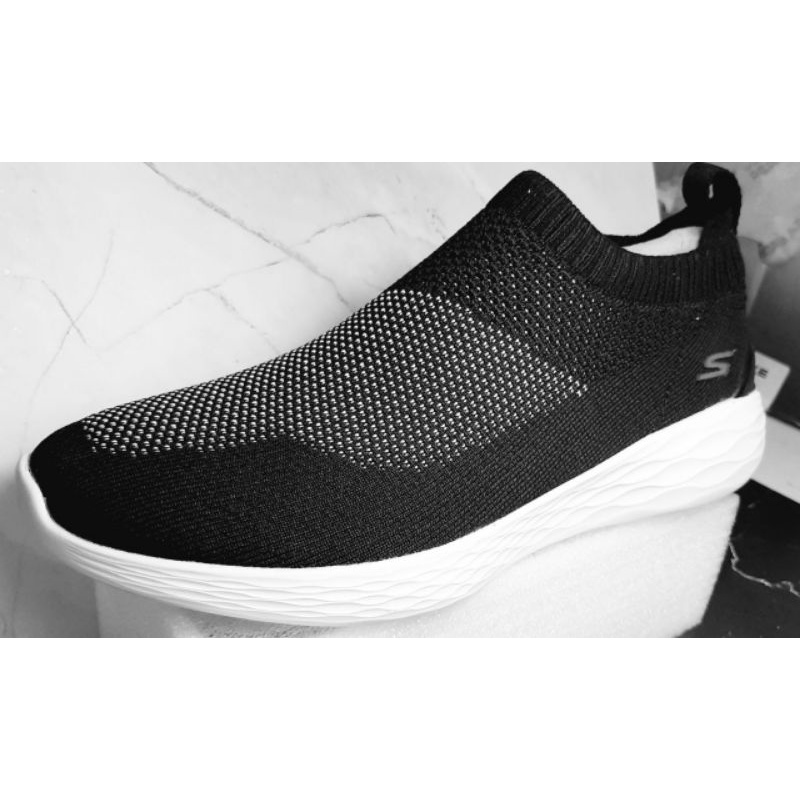 Skechers Go Strike 54211 BKW