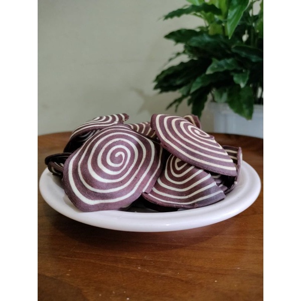 

Kue kuping gajah Cokelat Manis Renyah 250gram- Grosir Kue Kuping Gajah