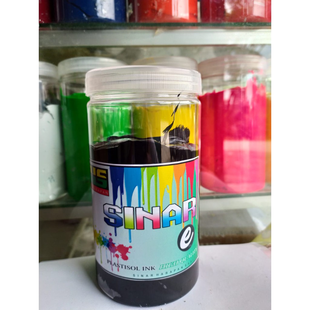 

Tinta plastisol ekonomis warna hitam SINAR HARAPAN SABLON kemasan 1kg