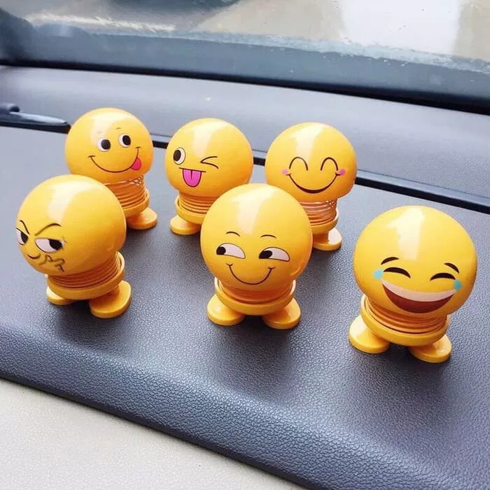 boneka goyang emoji pajangan dasbord mobil boneka goyang emoji