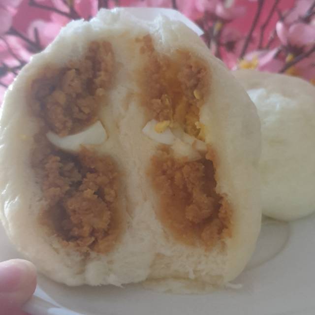 

bakpau isi ayam dengan telur