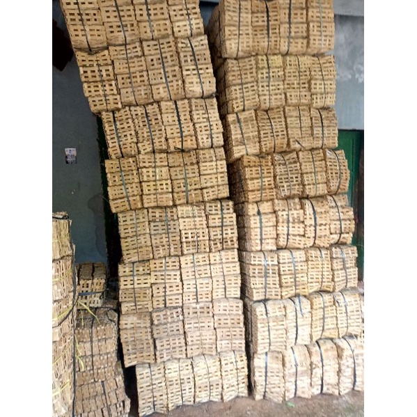 Keranjang Besek tempat ikan Tongkol, Pindang, Cue ukuran 17,5x7x3 cm, 1 kg isi 50 pcs