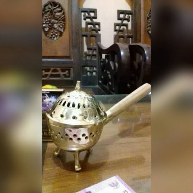 Tungku Ratus Tangkai bahan kuningan
Rp145.000