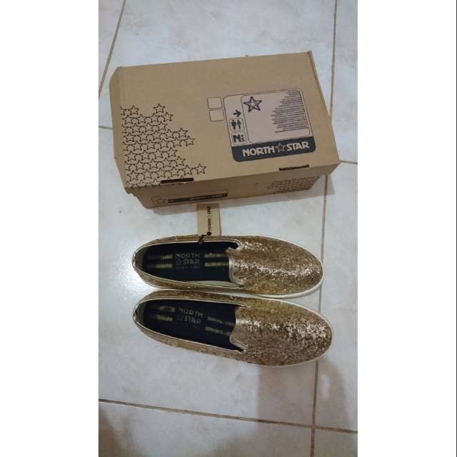 Sepatu slip on kets north star NEW bata  sneakers (jual cepat)