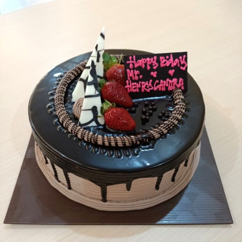 

Chocolate Ganache Cake/Birthday Cake/Kue Ulang Tahun/Bolu Medan/Aldora Bakery