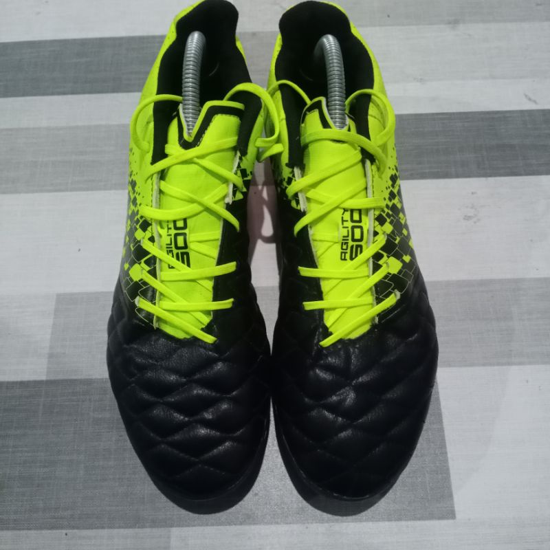 sepatu bola bekas second original