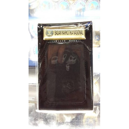 

Tempat Id Card/Kartu Pengenal Kulit Magnet Bnn, Kuat Dan Lux Terlaris