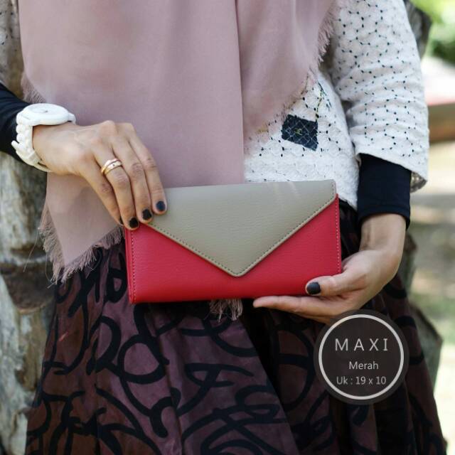 DOMPET MAXI