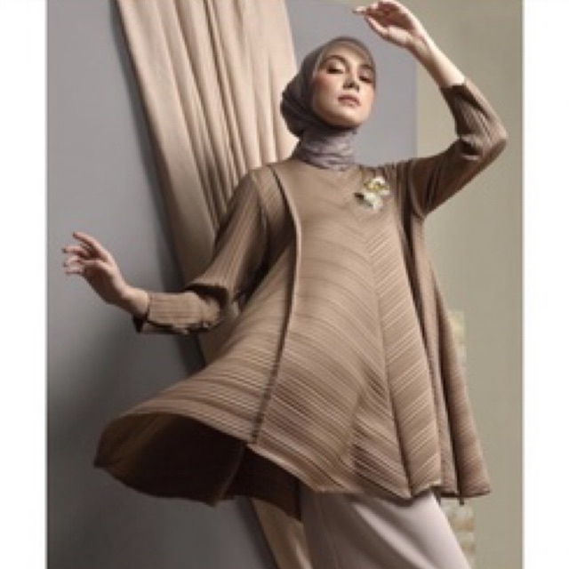 ASHTA BLOUSE HEYLOCAL