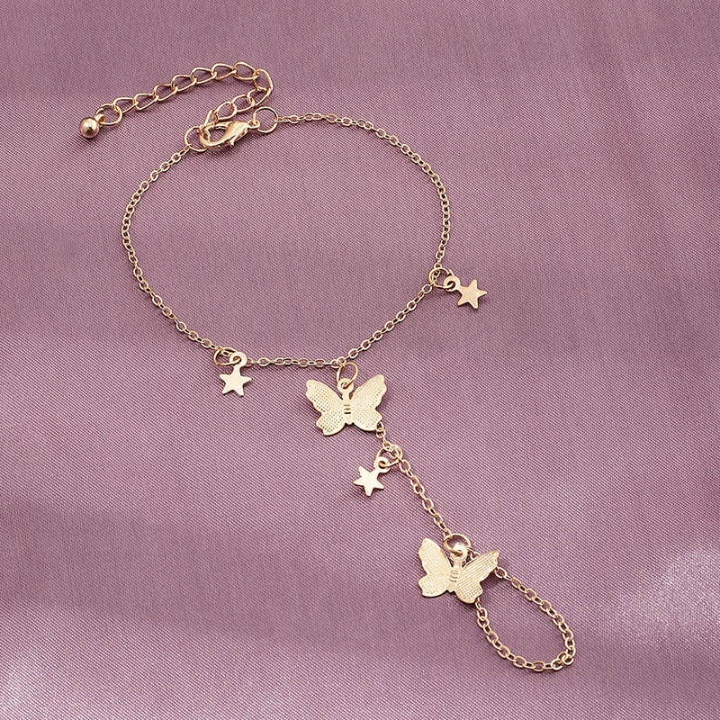 Gelang Tangan Rantai Sambung Cincin Desain Kupu-Kupu Warna Emas Untuk Wanita