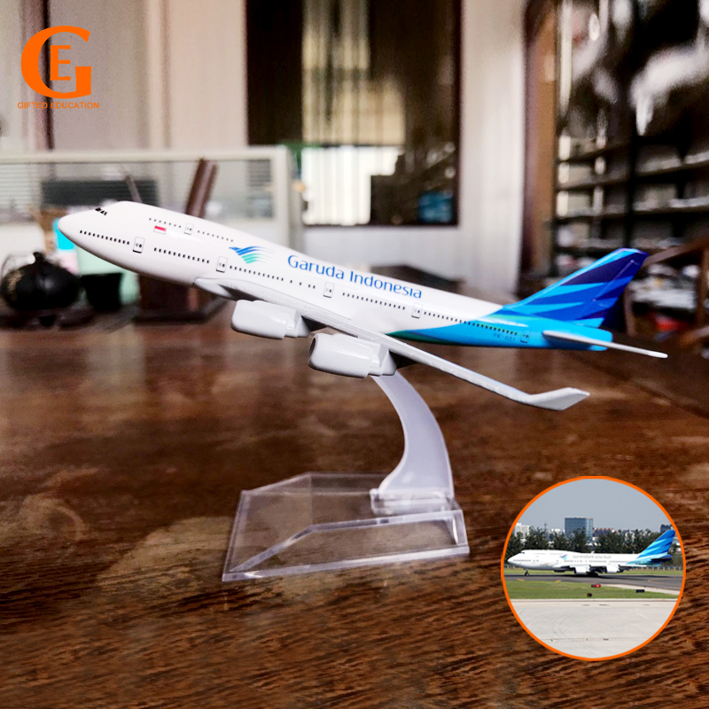 Garuda Indonesia B747 Miniatur Diecast Pesawat Terbang Boeing 747 Bahan Alloy Ukuran 16CM