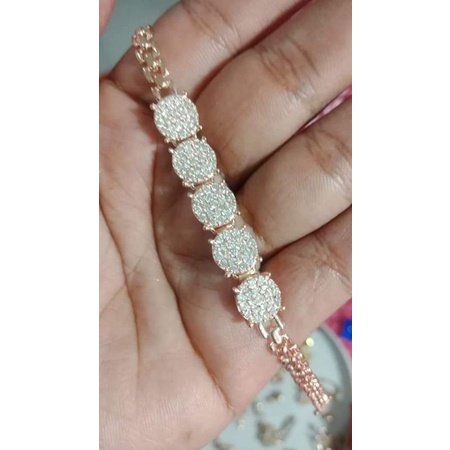 Gelang Penampakan Mata Berlian