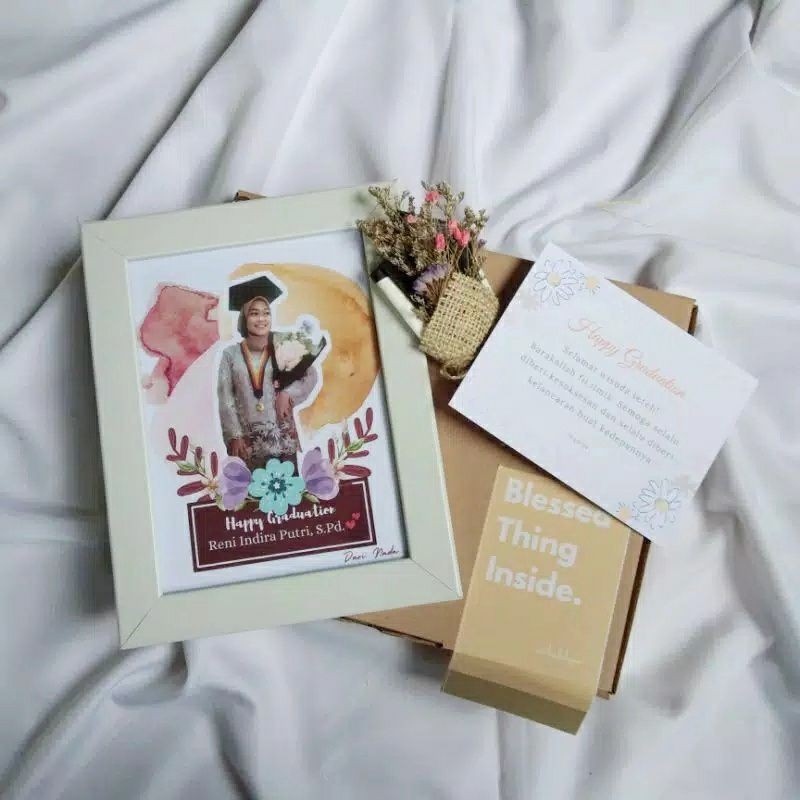 2D Frame 5R (18×13 cm) by Lahzara Gift Kado Hadiah Pigura Figura Wisuda Ulang Tahun Nikah