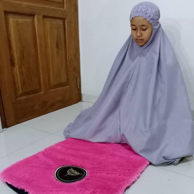 Sajadah Bulu untuk Anak