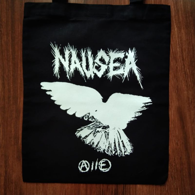totebag band nausea