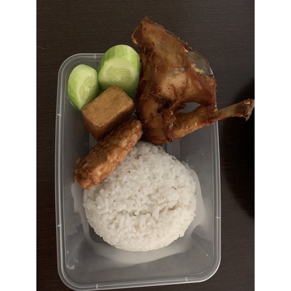 

Paket nasi ayam kampung 1/4 dan tahu tempe