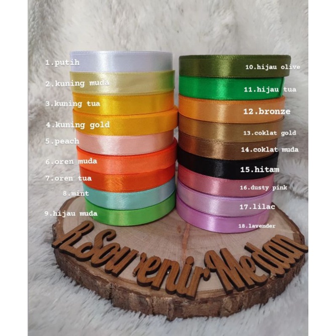 

(1 meter) Pita satin 1/2 inchi atau pita satin 1.25cm/pita buket/pita hampers/pita box/pita saten/pita satin mahar