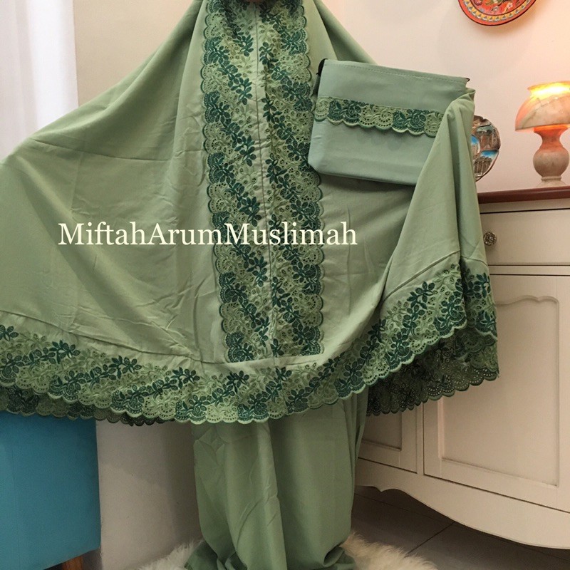 Mukena dewasa Fatimah Jumbo Renda 2 warna