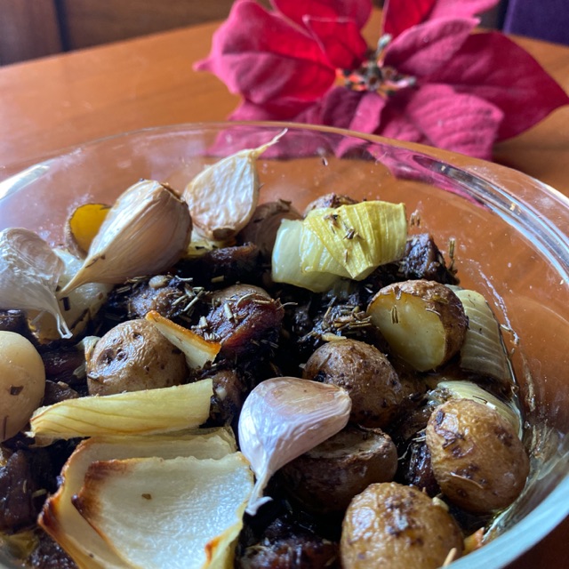 

Beef wagyu steak bite with patota & herb