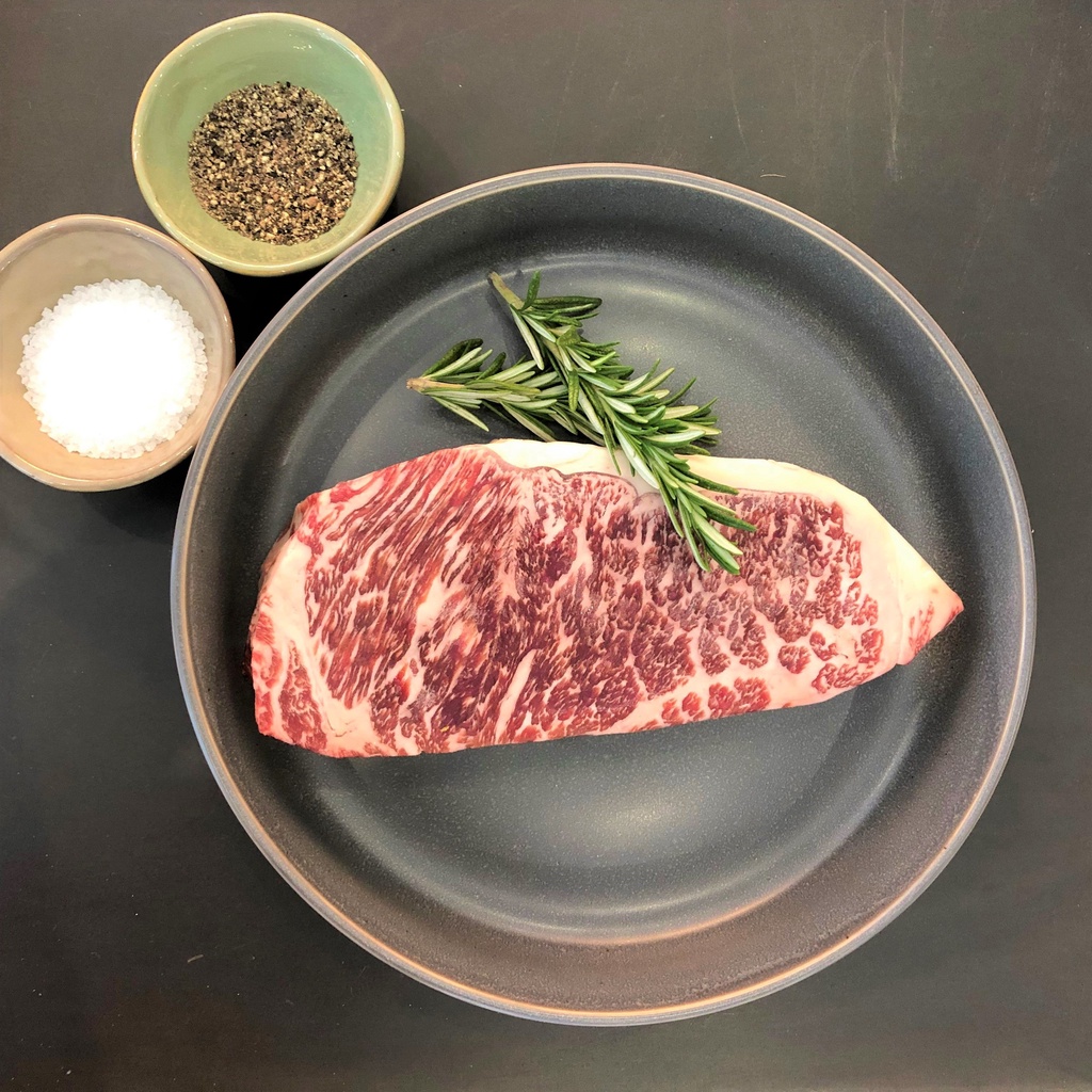 

Sirloin Meltiq Premium Merk Hide 1Kg isi 5 Pcs