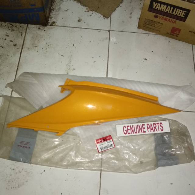 Cover Body Body Belakang Kiri Beat Lama Karbu Orange Oren 83600-KVY-960CBO Orginal Ahm