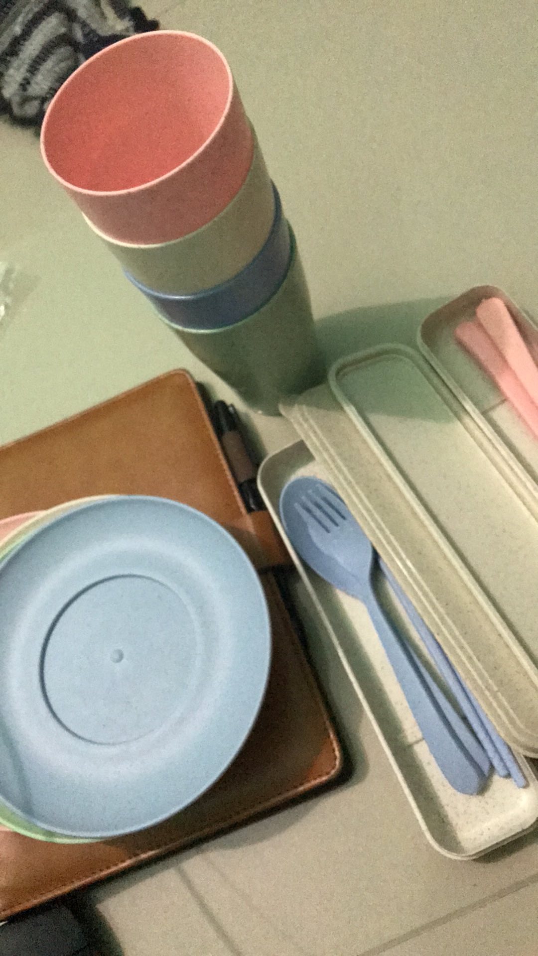 Tg131/set Piring Isi 4pcs/piring Makan Warna Warni/bahan Serat Gandum/tatakan Piring Kue