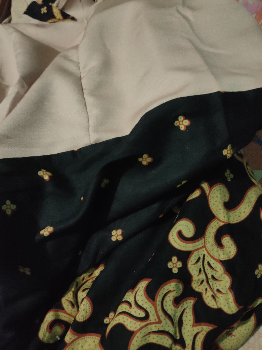 (family Ada Anaknya) Batik Couple 2499 Motif Manggar Sumber Urip Grosir Couple Gisel