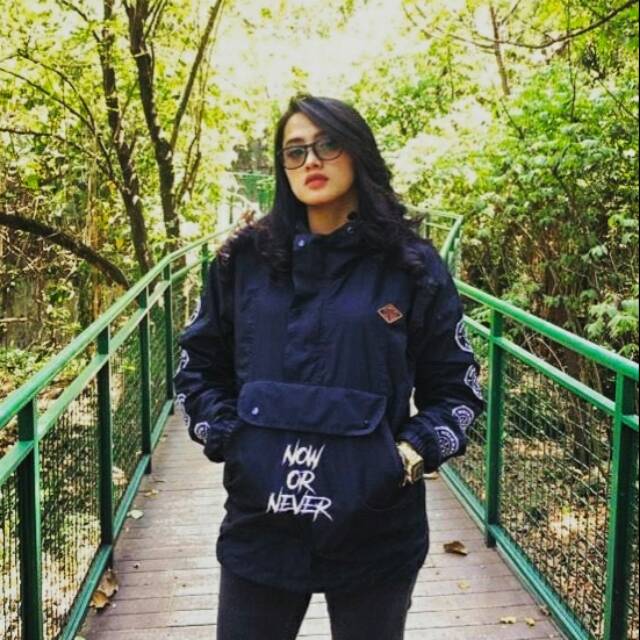 Jaket Cagoule (kantong doraemon)