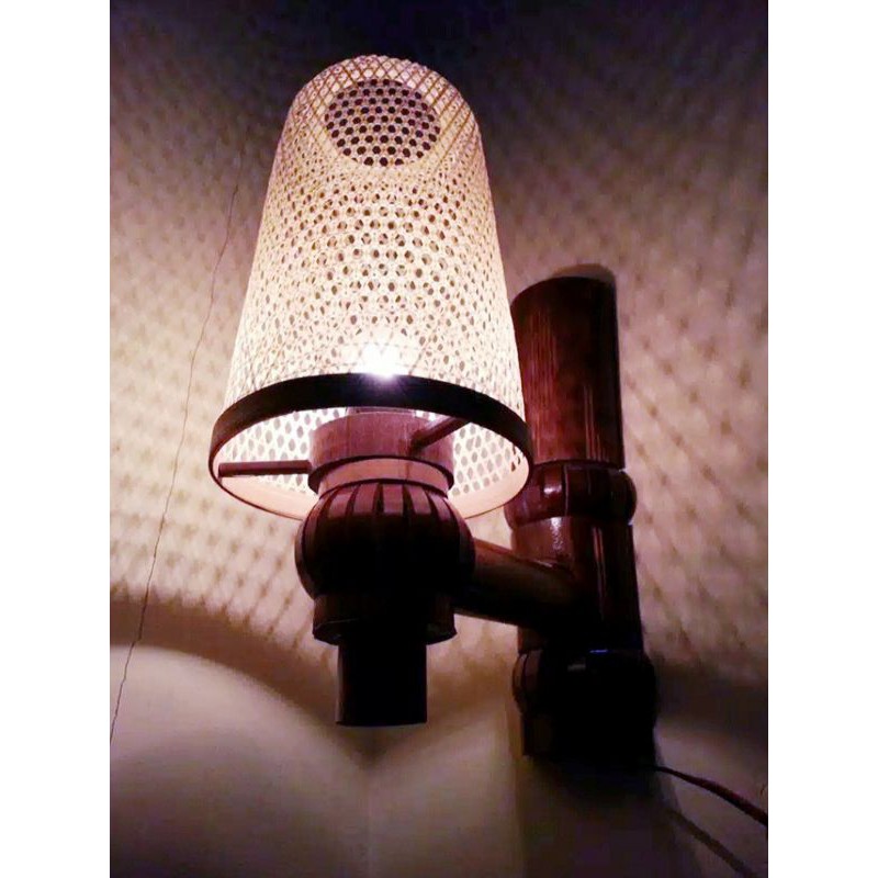 Kap lampu bambu halus tempel dinding
