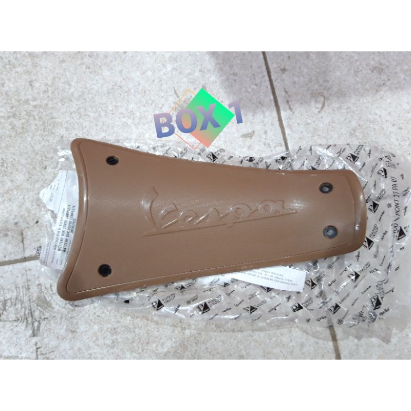 Penutup Aki Vespa Primavera Picnic