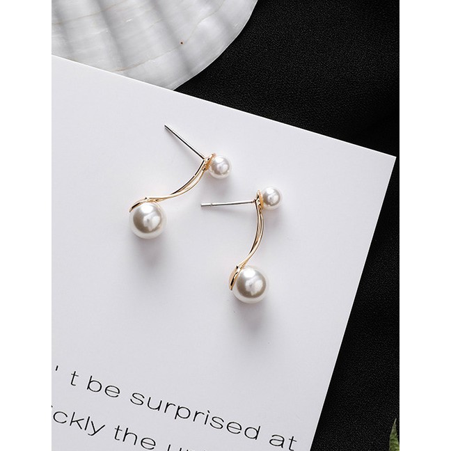 LRC Anting Tusuk Fashion Gold 925 Silver Pin Size Artificial pearl Line Staggered Earrings D42713