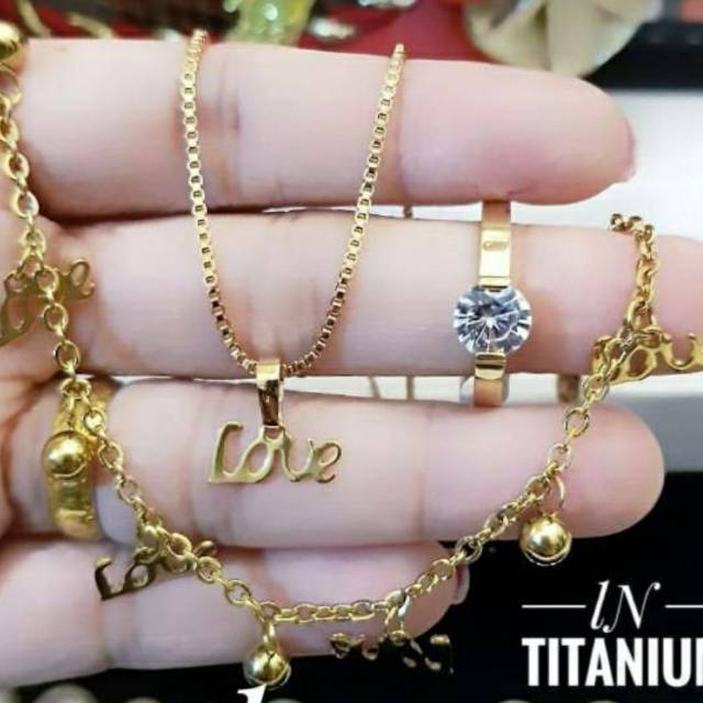 Titanium set perhiasan