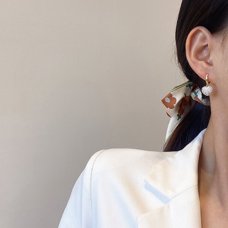 Anting S925 silver needle Bentuk Hati Aksen Zircon Untuk Wanita