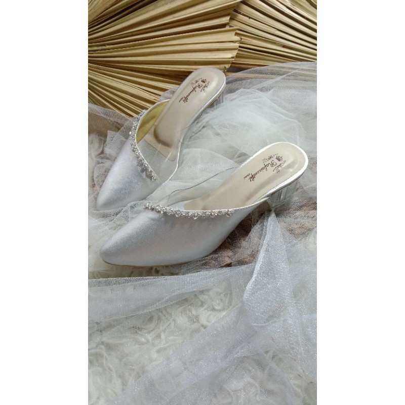 sepatu amoura silver cantik dengan tinggi 5cm hak tahu kaca