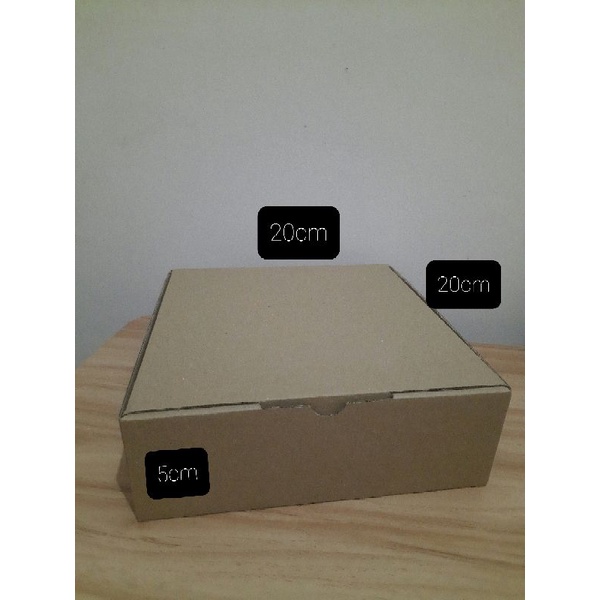 

kardus die cut 20cm x 20cm x 5cm / kardus hampers / box hampers / kardus packaging / kardus karton