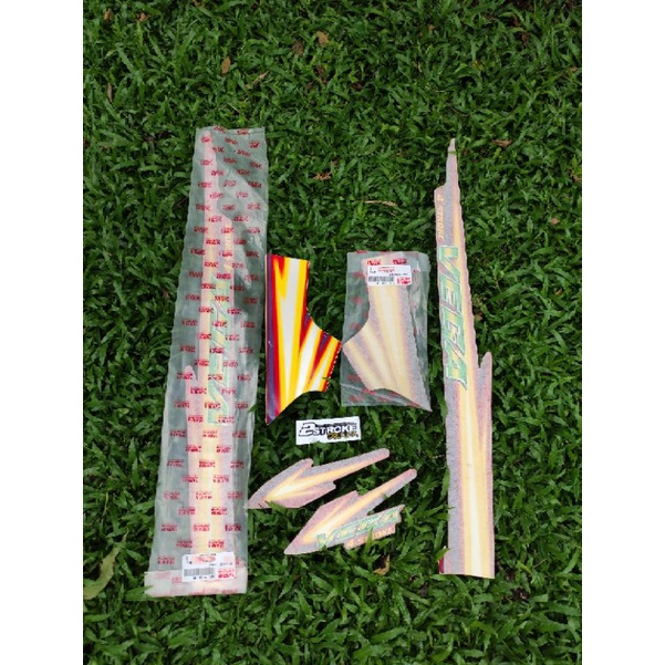 striping grapic sticker list body vega lama 2000 merah original striping vega tahun 2000 merah origi