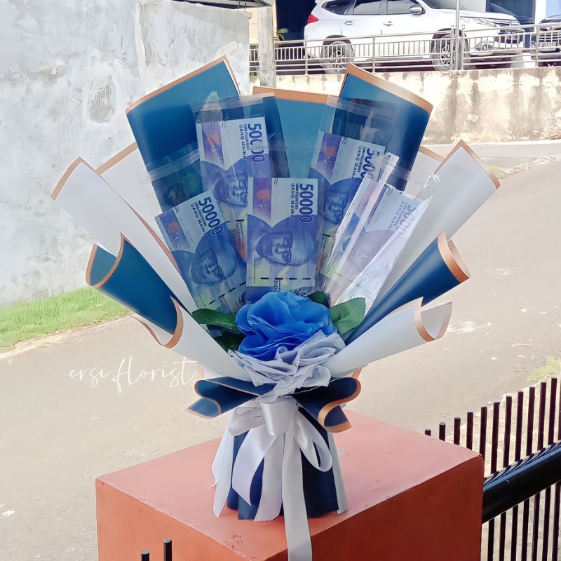 bucket uang/ bucket hadiah wisuda/ money bucket/ hadiah wisuda/ bucket wisuda/ hadiah ulang tahu/ ha