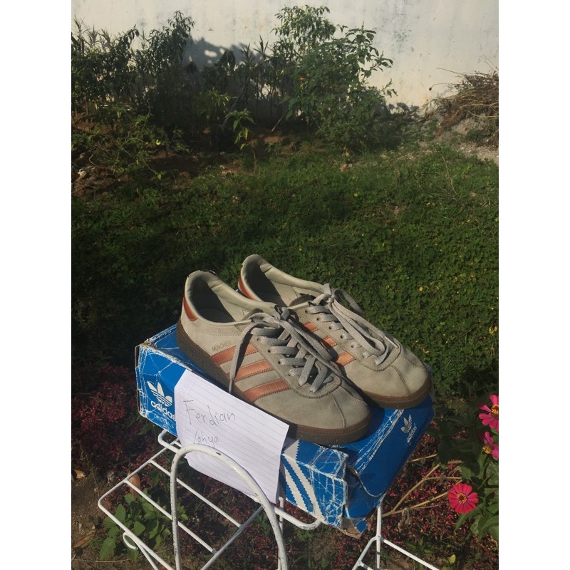 adidas munchen sesame