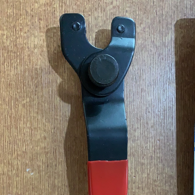 Kunci mesin grinda / adjustable spanner for grinder