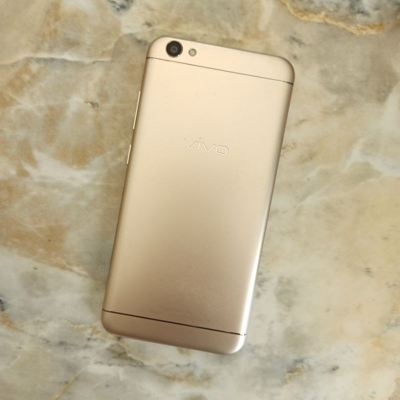 Vivo V5 ram 4 internal 32 gb seken
