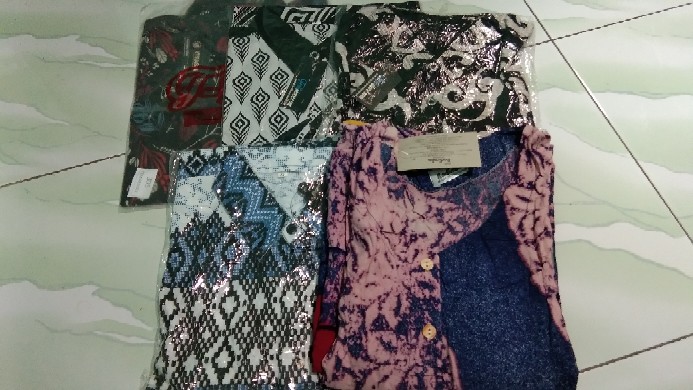 Trolistore Grosir Batik Pria Motif Ireng Kurawa Batik Atasan Lengan Pendek Pria Hem Batik Hitam