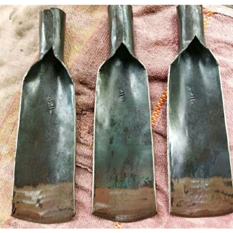 TEMBILANG/LINGGIS GALI TANAH