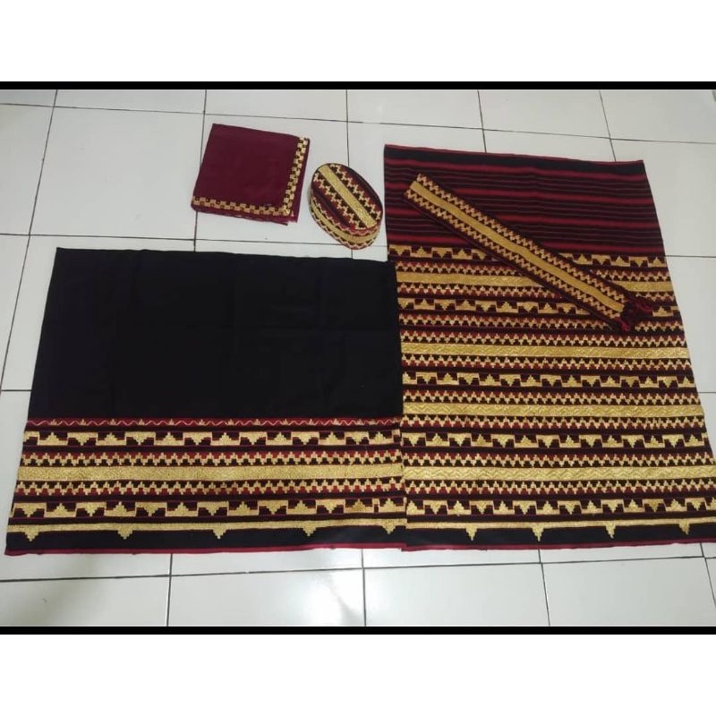 

Kain set Sarung Tapis Mama Papa