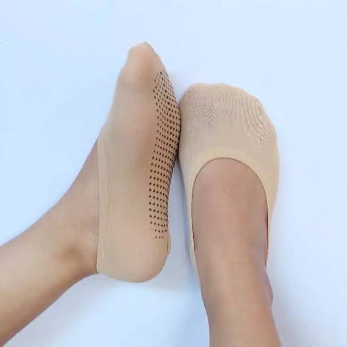 Kaos Kaki Tapak Anti Licin Bahan Seperti Stoking Strech Cewe Cowok Invisible Socks Dengan Anti Slip