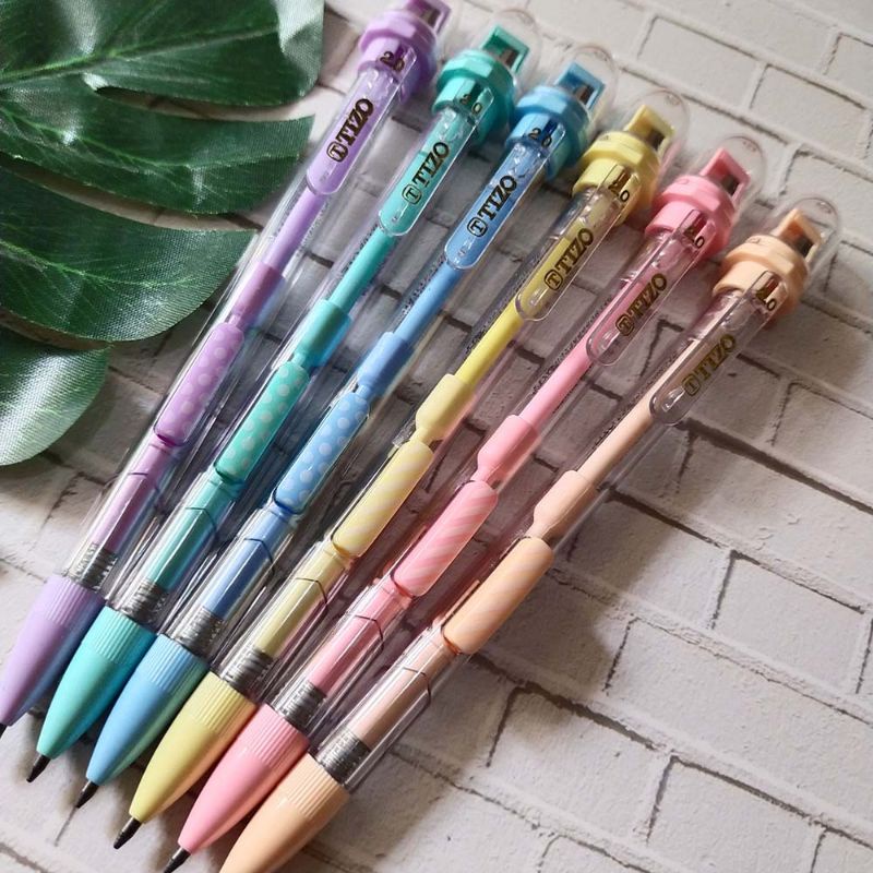 

Pensil Mekanik 2mm + Rautan Diujung Pensil - TIZO
